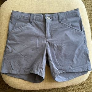 Patagonia size 4 blue shorts